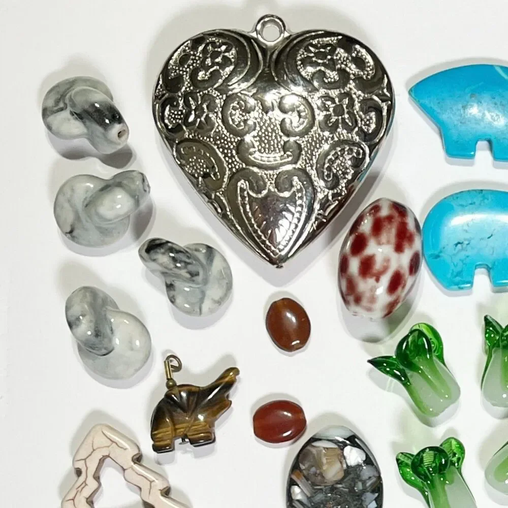 VTG - Now Lot Colorful Beads Glass Metal Stone Eclectic Variety Jewelry Making